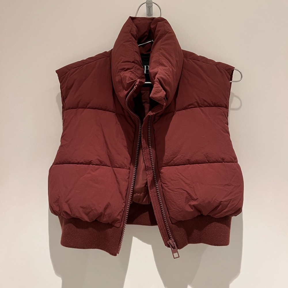 Zara Maroon Insulated Cropped Quilted Vest Size S-M with Interior Pocket